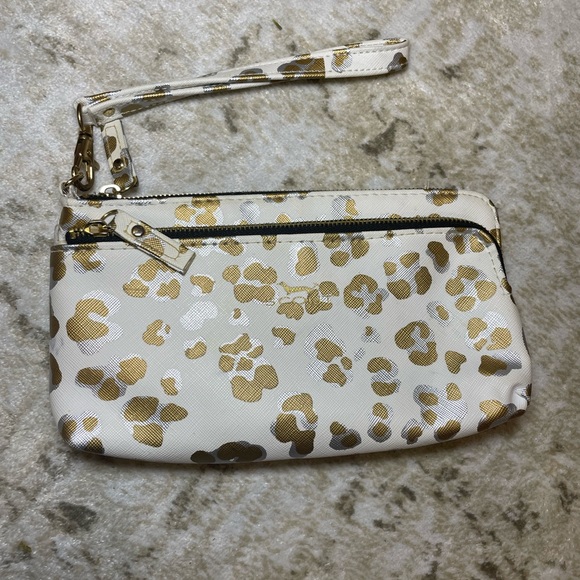 Scout Handbags - SCOUT Kelly Wristlet cheetah‎ print